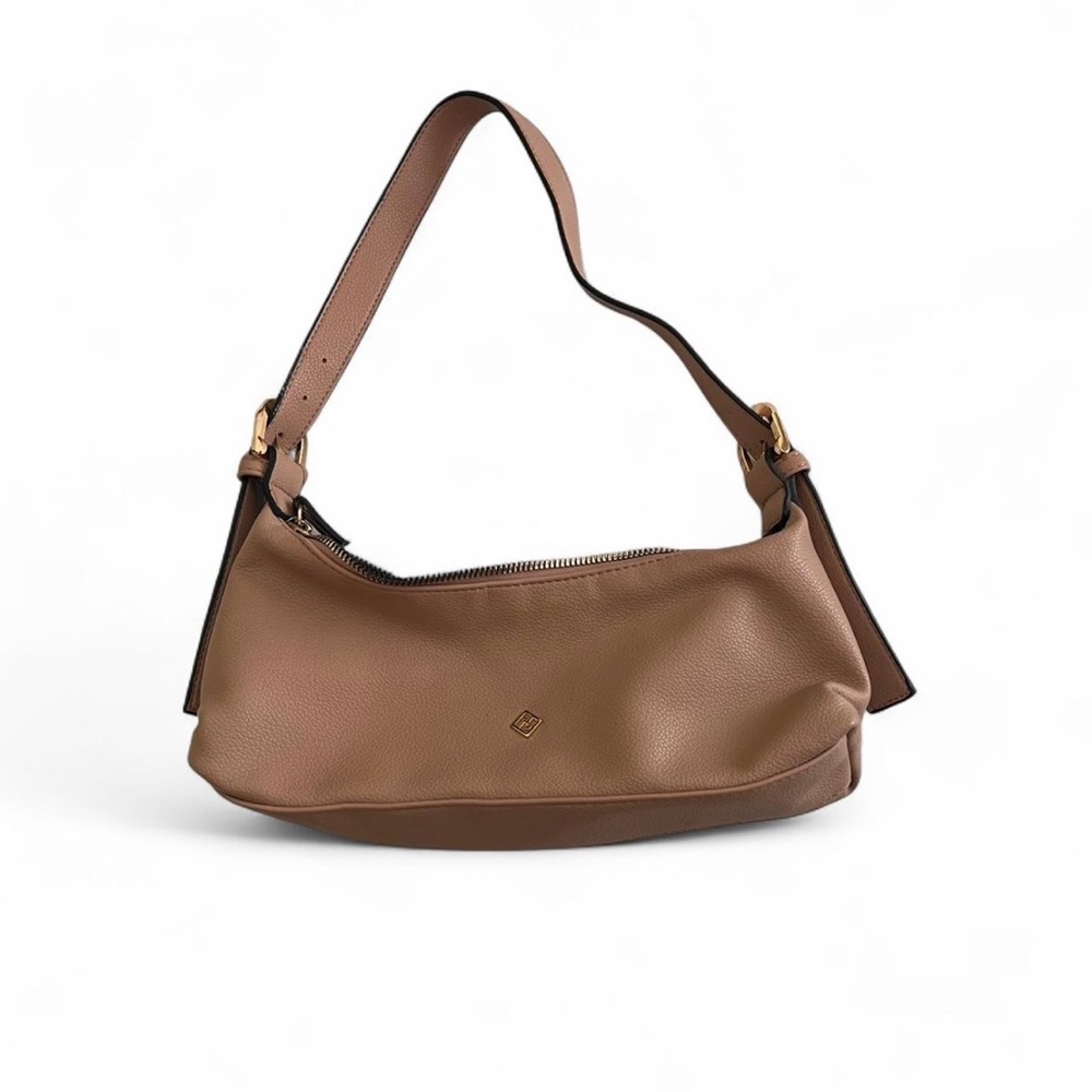 Elegant Tan Leather Shoulder Bag